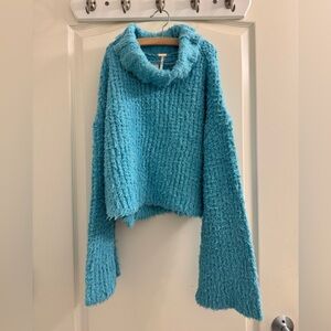 Free people blue cropped sweater size small NWT
